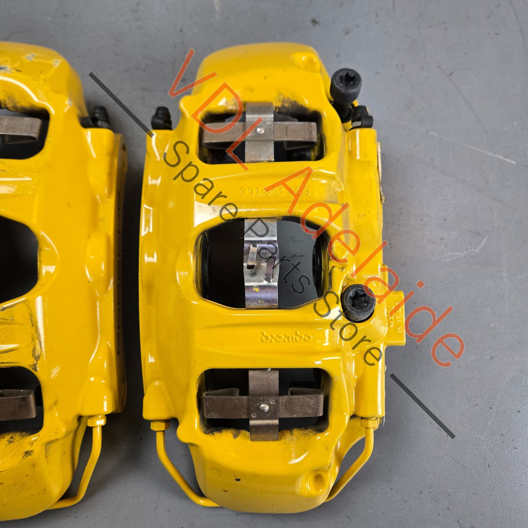 99135142534 99135142634 99135142531 99135142631 Porsche 911 Carbon Ceramic PCCB Front Brake Caliper Set 99135142534 99135142634