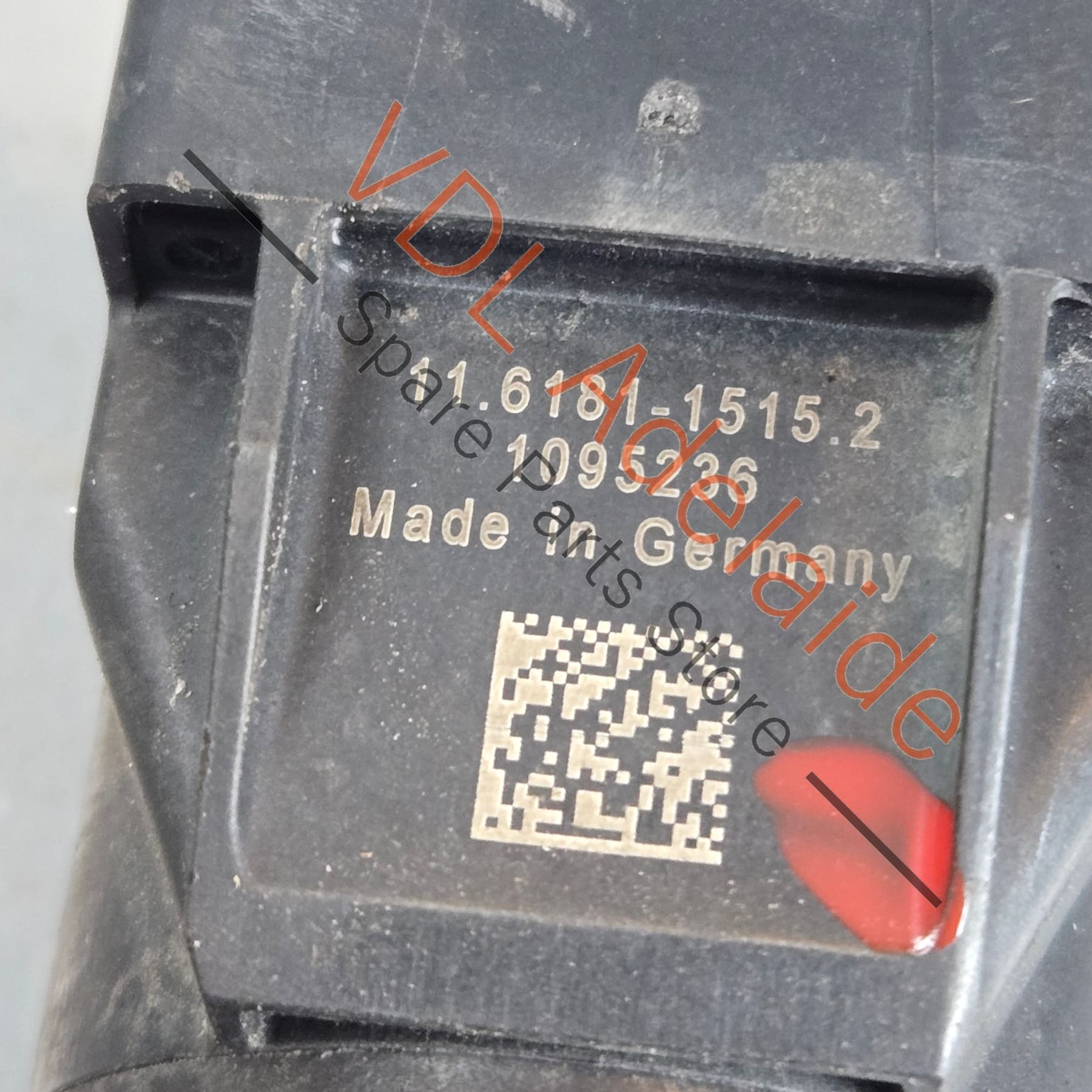 298609404 97035209205   Porsche 911 Electric Park Brake Solenoid Motor 97035209205 298609404