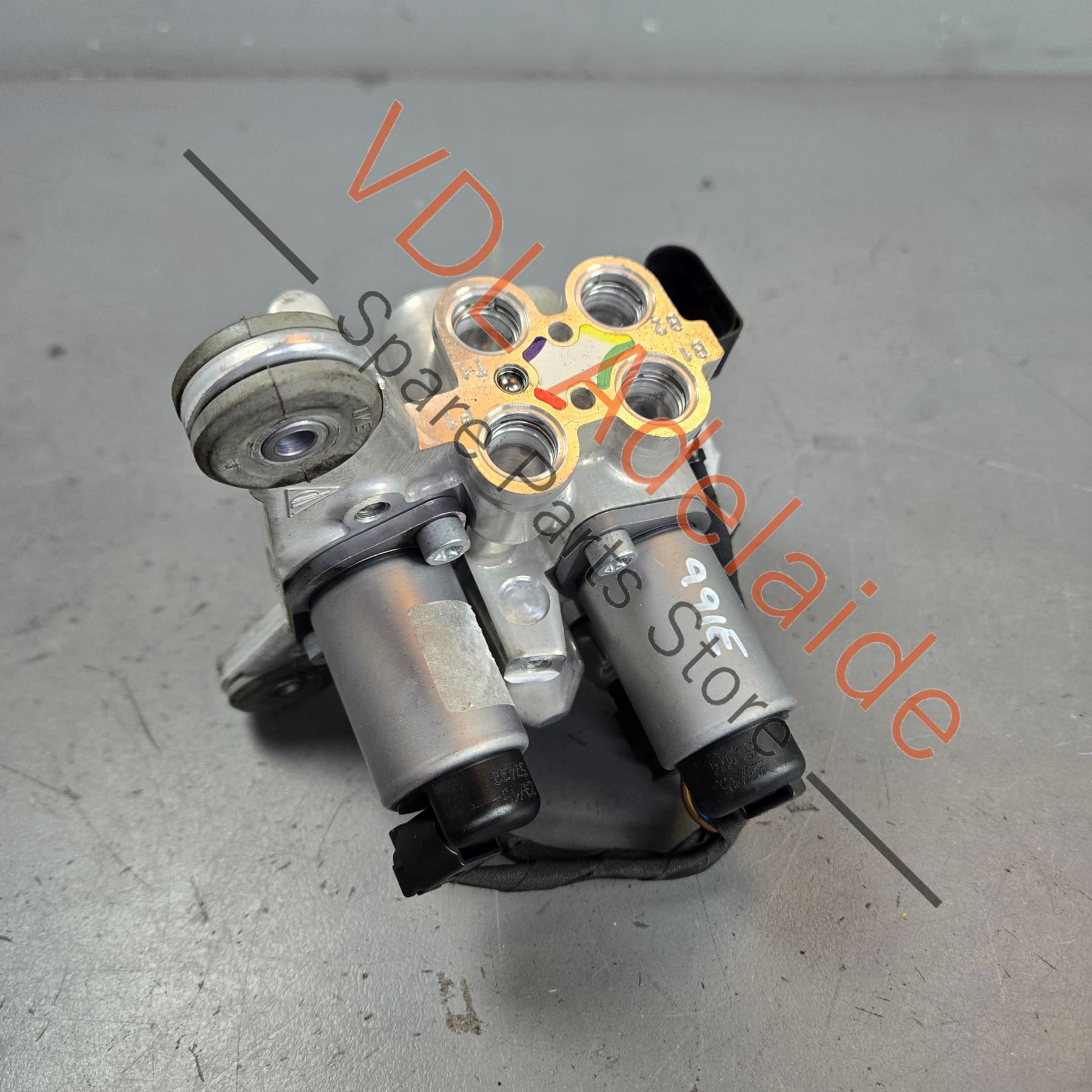 99135907704 99135907702   Porsche 911 PDCC Valve Block Chassis Control Rear 99135907704 13xxxkm