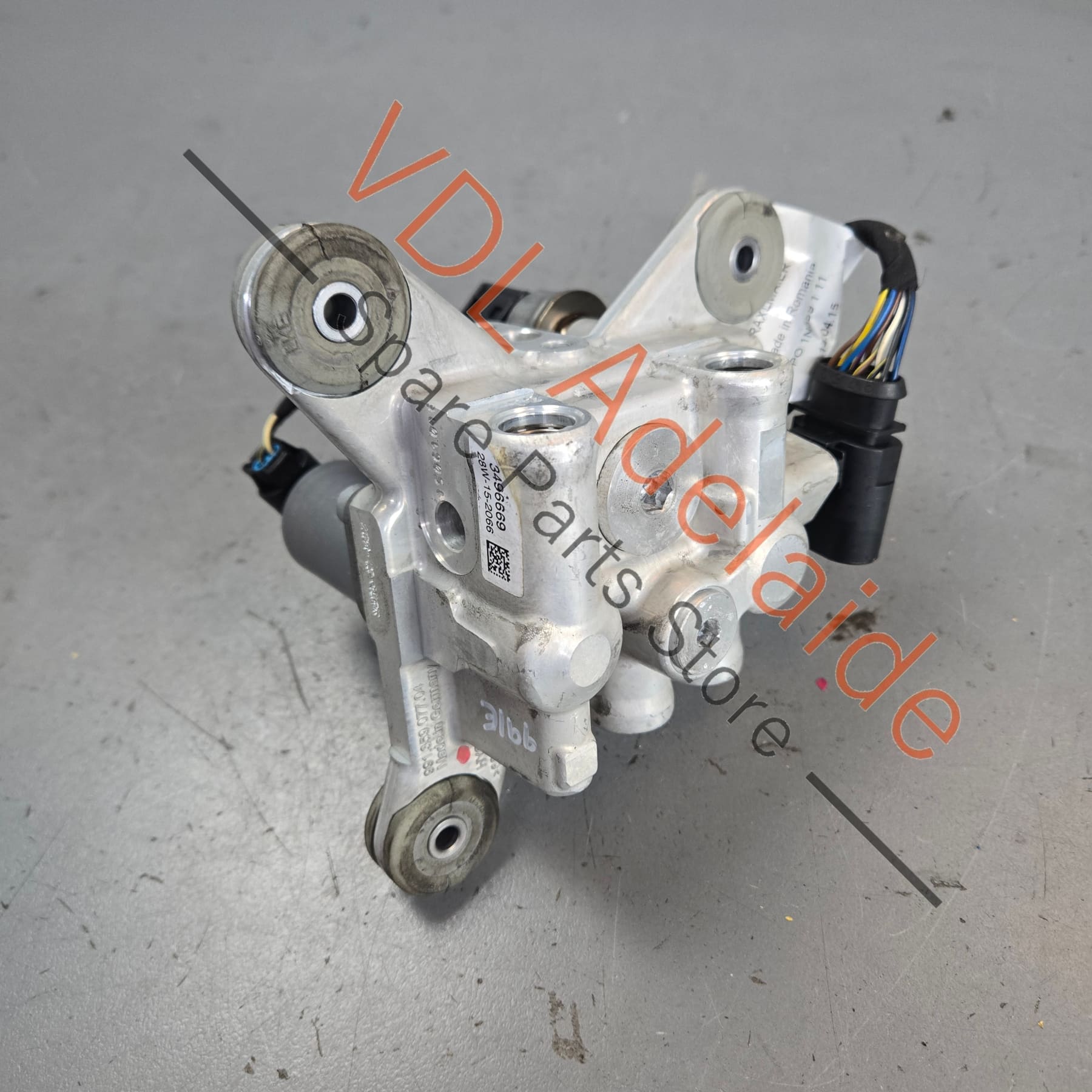 99135907704 99135907702   Porsche 911 PDCC Valve Block Chassis Control Rear 99135907704 13xxxkm
