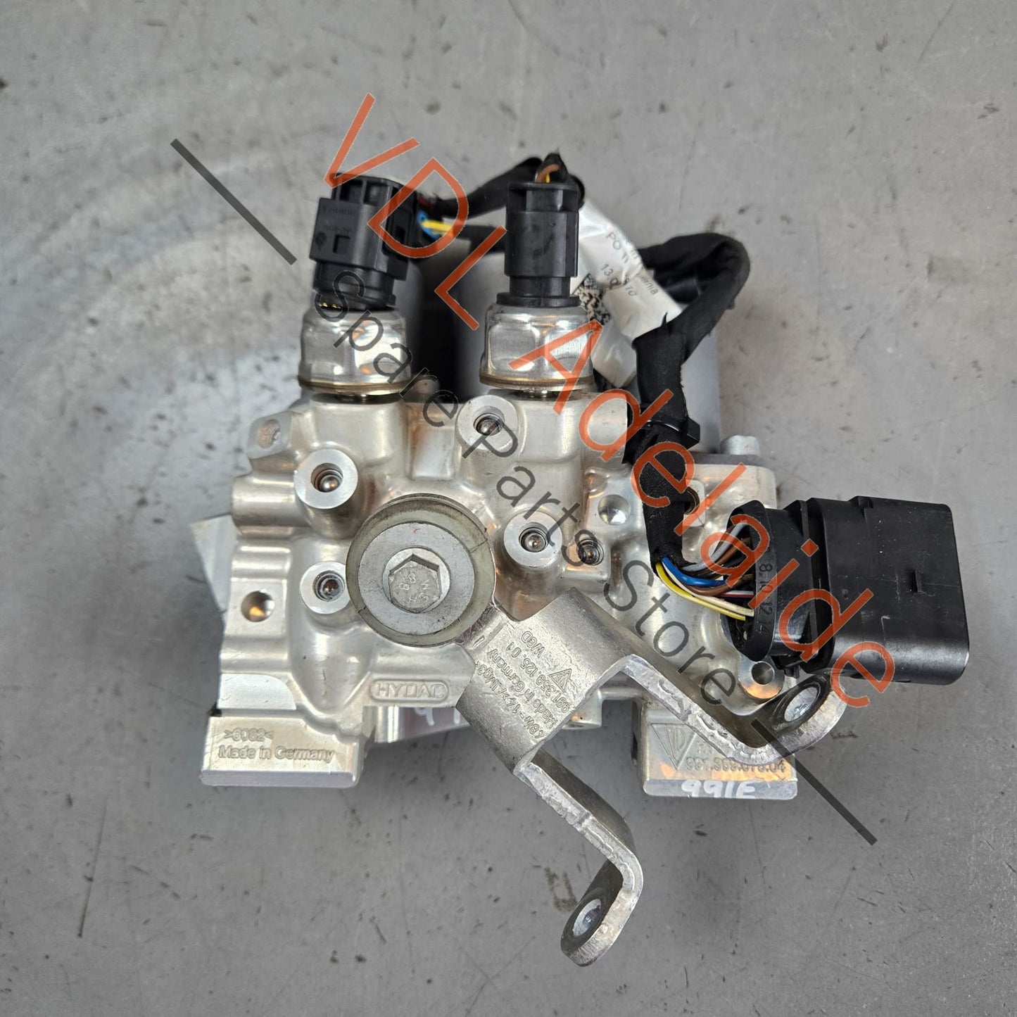 99135907504 99135907502 99135907503  Porsche 911 PDCC Valve Block Chassis Control Front 99135907504 13xxxkm