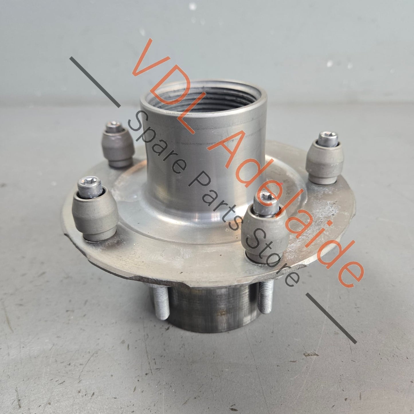 9P1407581A 99134160700   Porsche 911 Centrelock Wheel Hub Front 9P1407581A 99134160700