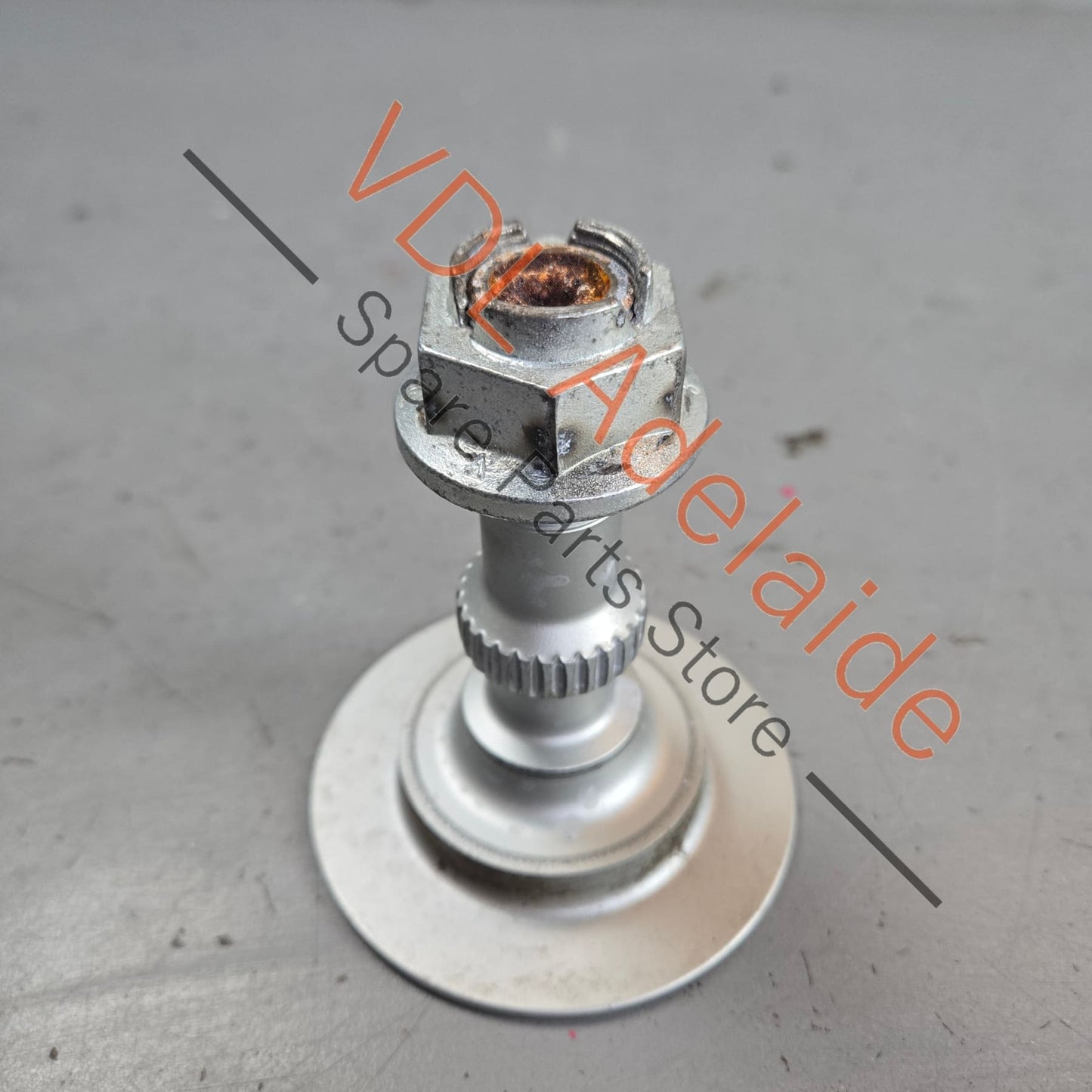 99734113100    Porsche 911 Wheel Hub Retaining Bolt 99734113100
