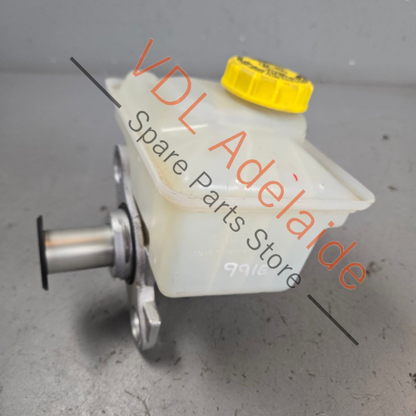 99135513029 99135513027   Porsche 911 991 Brake Master Cylinder 99135513027 99135513029 13xxxkm