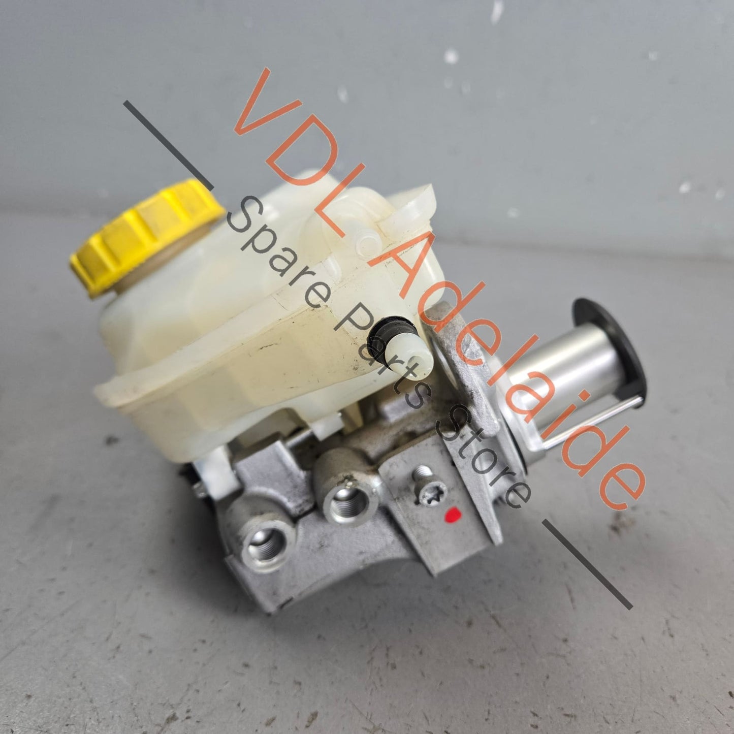 99135513029 99135513027   Porsche 911 991 Brake Master Cylinder 99135513027 99135513029 13xxxkm
