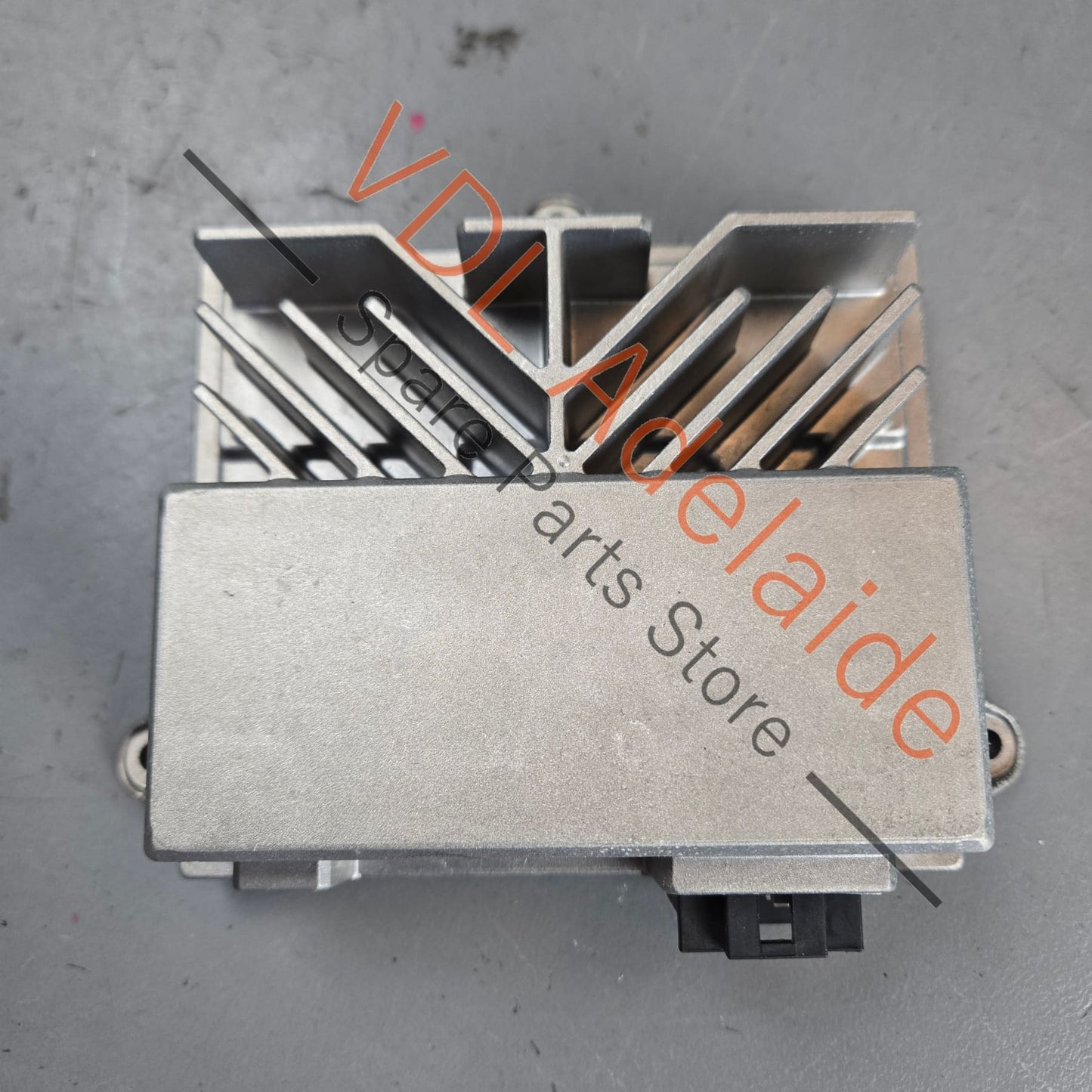 9P1035465A 99164557700   Porsche Burmester Subwoofer Amplifier 9P1035465A 99164557700