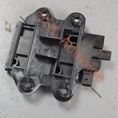 7PP962132A    Porsche Inner Antenna Aerial Amplifier 7PP962132A
