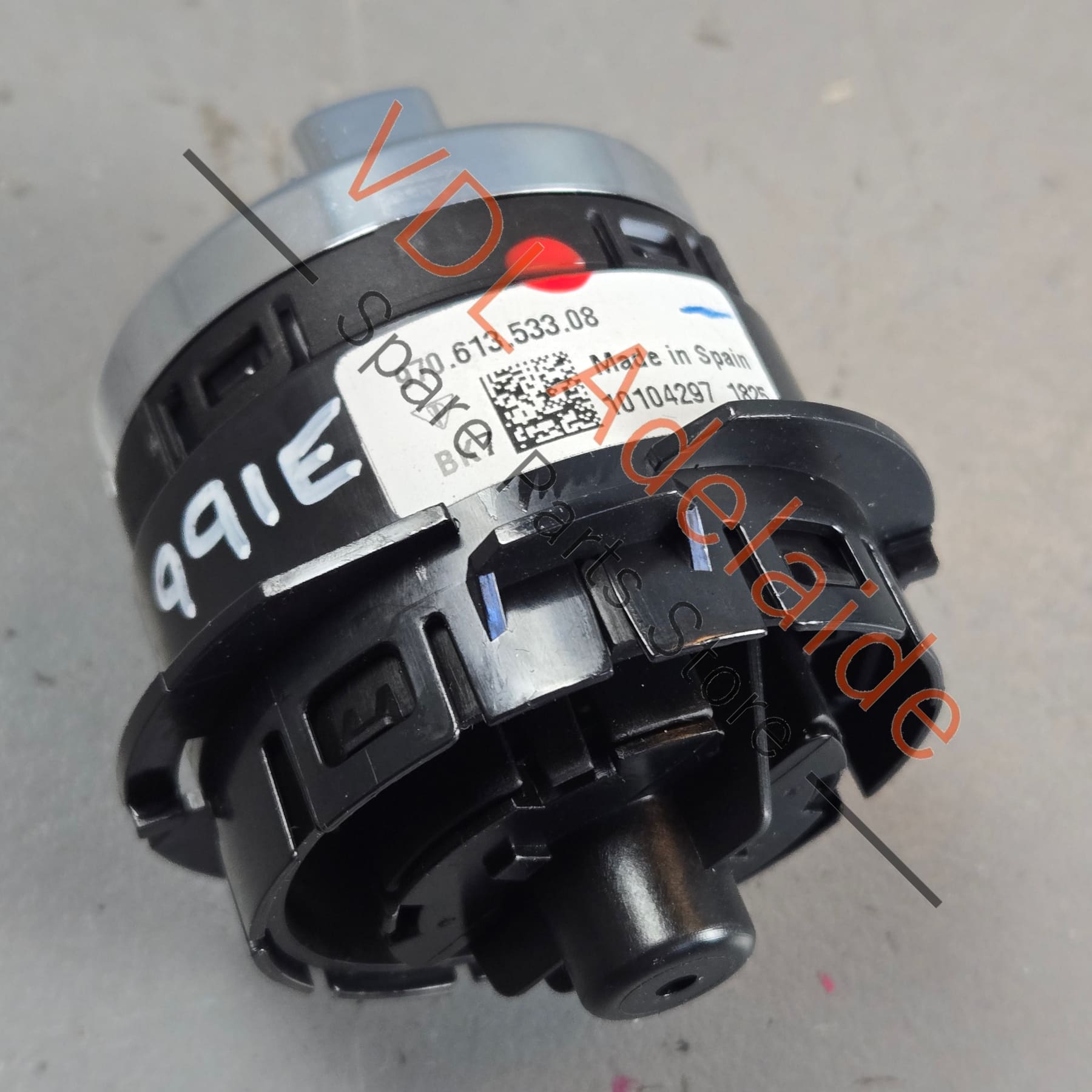 97061353308 97061353309   Genuine OEM Porsche 911 991 Headlight Headlamp Light Switch 97061353308 97061353309