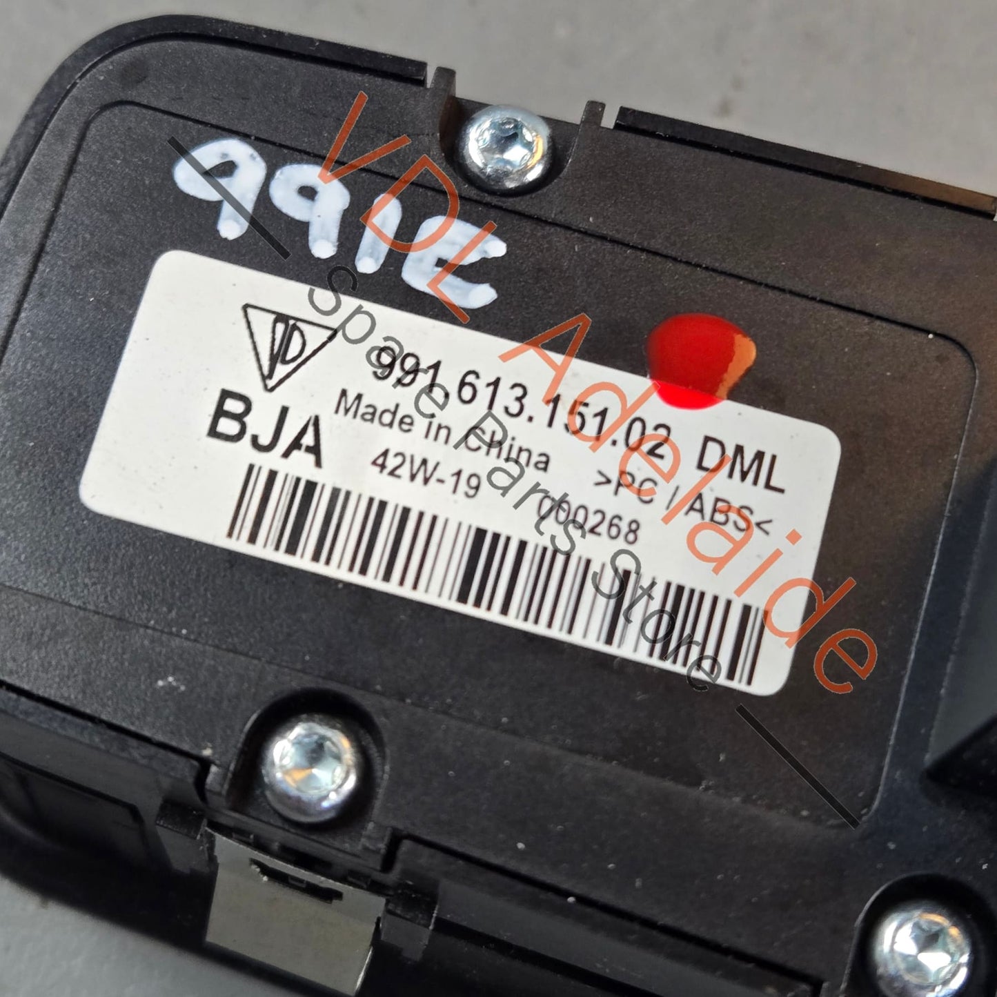99161315102    Genuine OEM Porsche 911 Drivers Door Power Window Switch 99161315102 DML