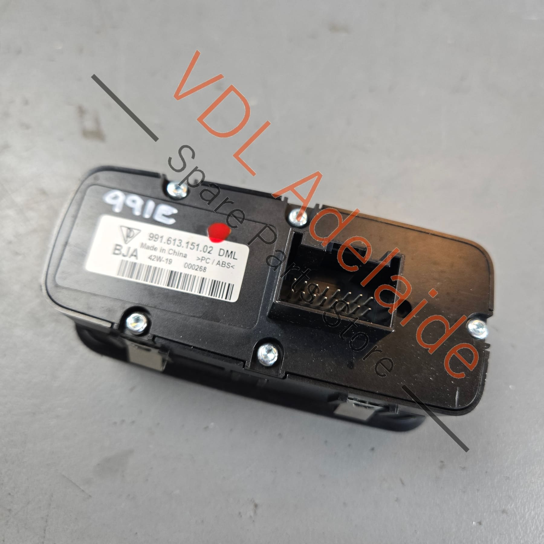 99161315102    Genuine OEM Porsche 911 Drivers Door Power Window Switch 99161315102 DML