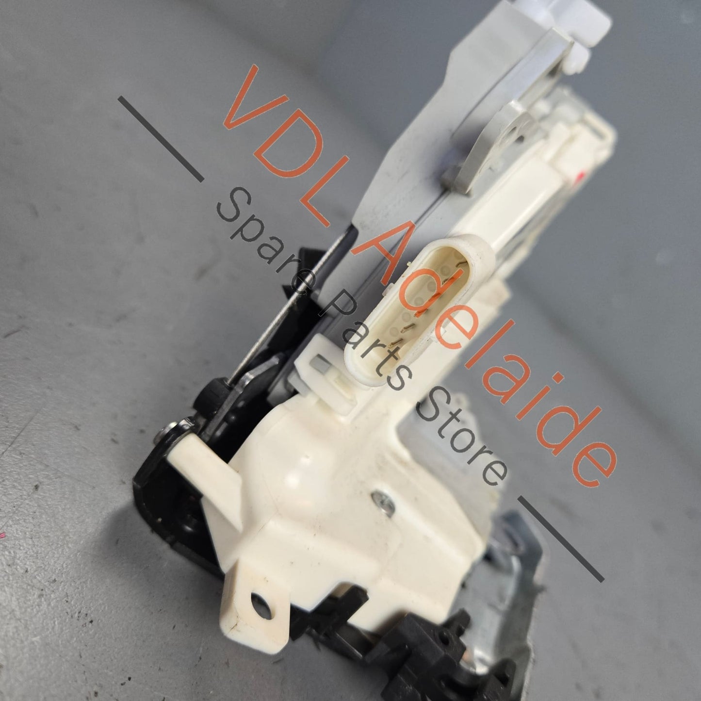 8J2837015E 9A783741505 8J2837015C  Porsche Macan 95B Front Left Door Lock Actuator 8J2837015E for RHD