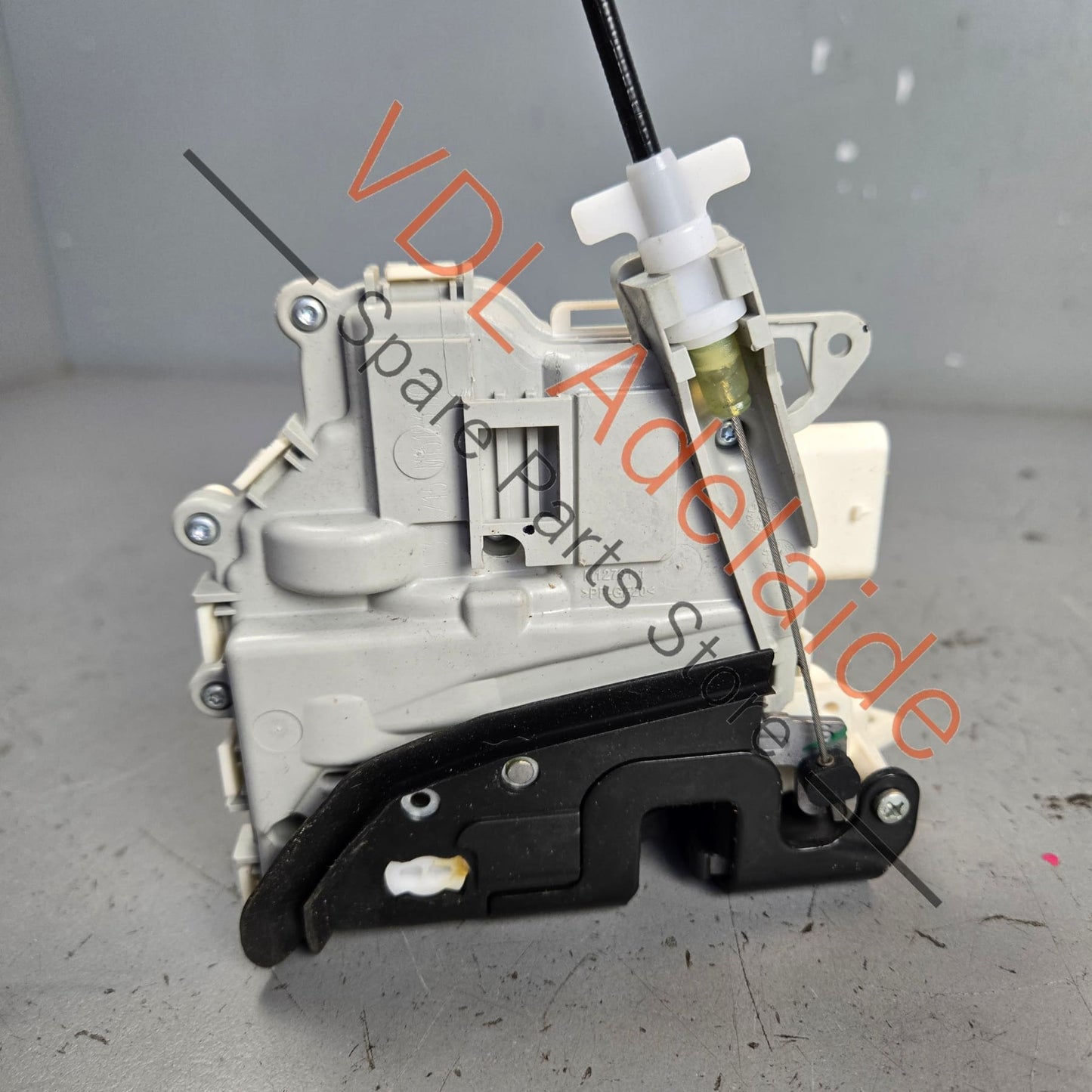 8J2837015E 9A783741505 8J2837015C  Porsche Macan 95B Front Left Door Lock Actuator 8J2837015E for RHD