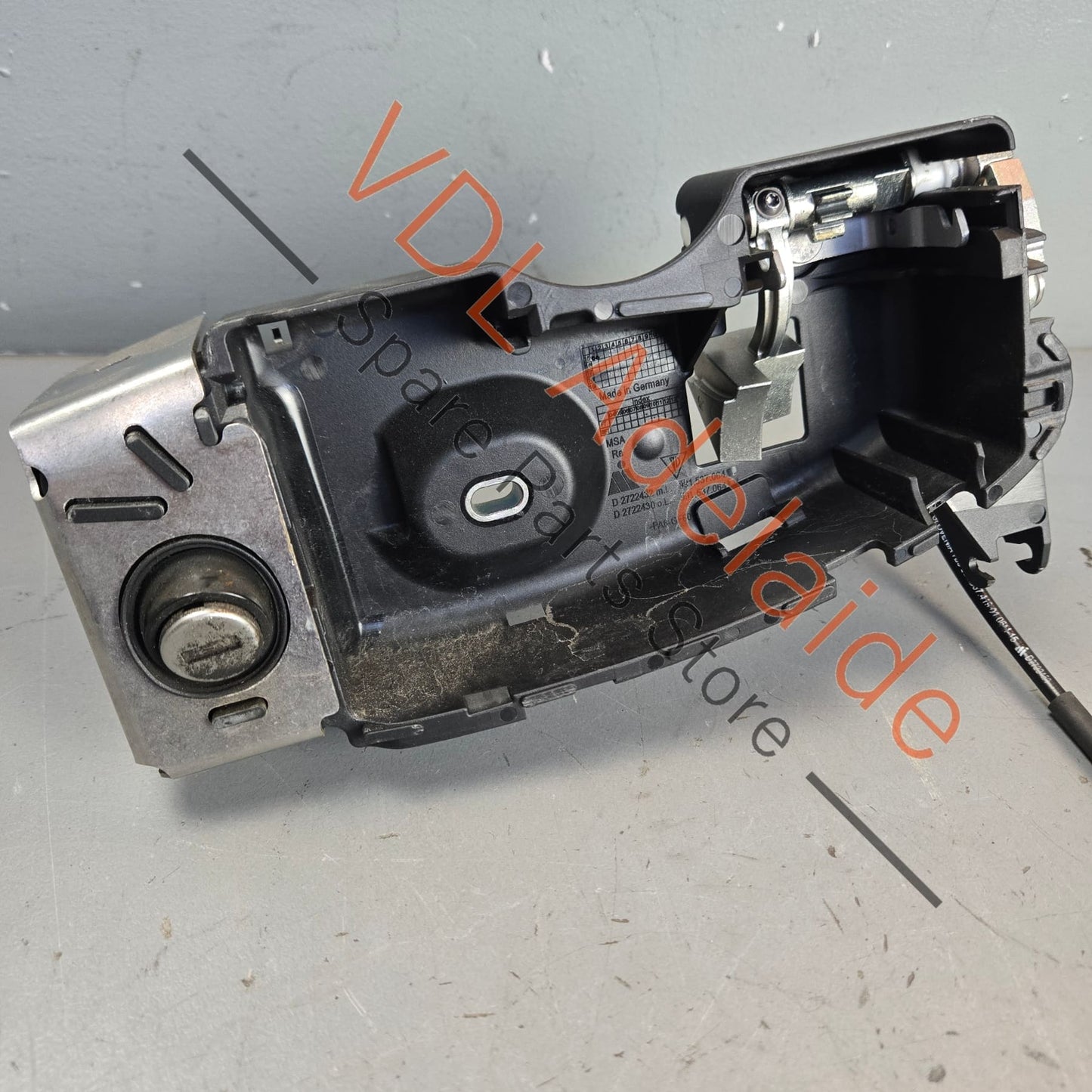 99153891204    Porsche 911 991.1 Right Side Door Handle Bracket 99153891204