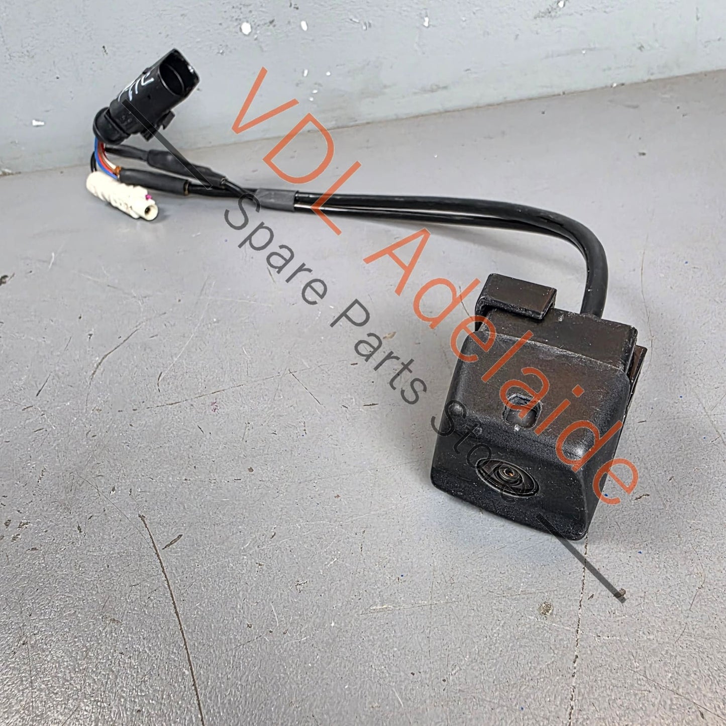 95B980551E 95B980551L   Porsche 911 991 Reverse Camera Genuine OEM with mounting bracket 95B980551E 95B980551L