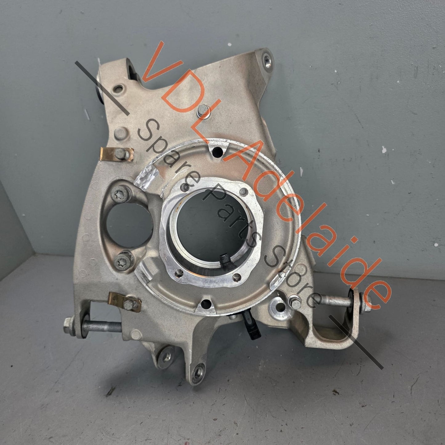 99133111105 99133161104   Porsche 911 991 Rear Suspension Hub Left 99133111105 99133161104