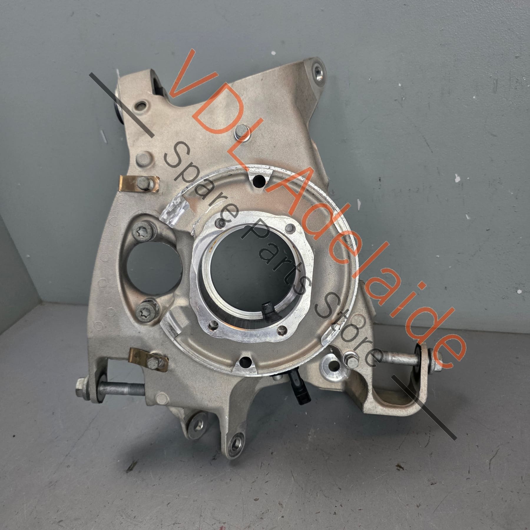 99133111105 99133161104   Porsche 911 991 Rear Suspension Hub Left 99133111105 99133161104