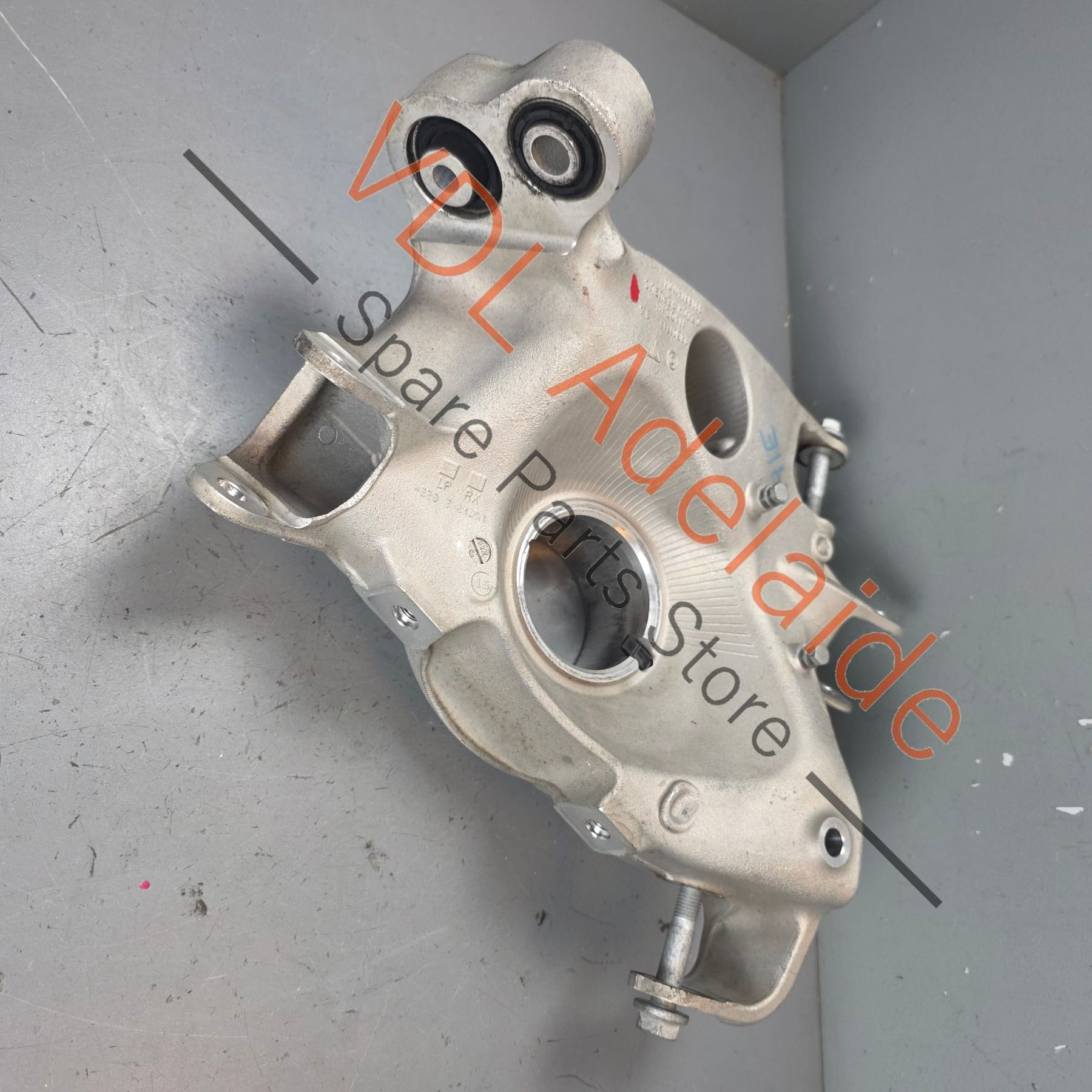 99133111105 99133161104   Porsche 911 991 Rear Suspension Hub Left 99133111105 99133161104