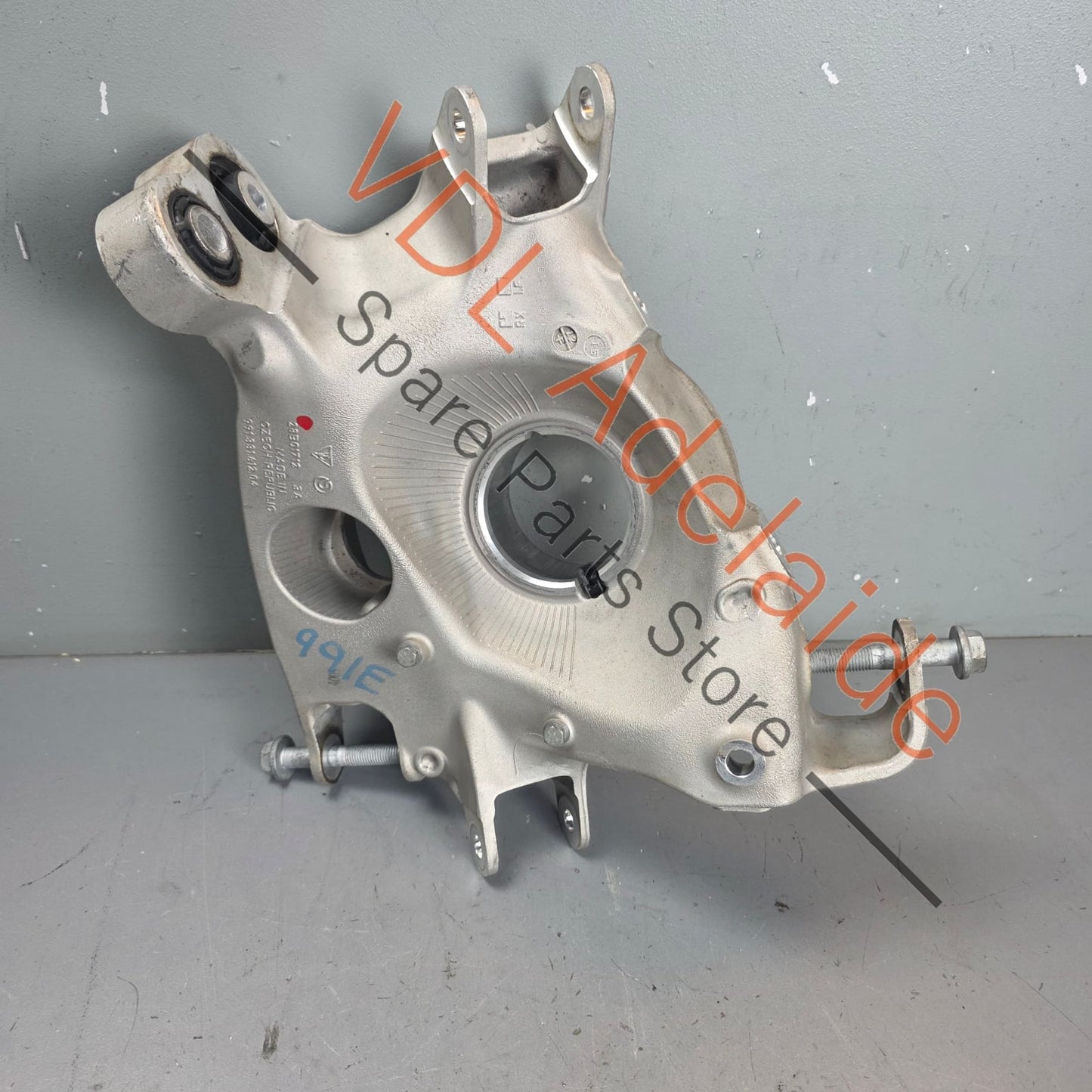 99133111205 99133161204   Porsche 911 991 Rear Suspension Hub Right 99133111205 99133161204