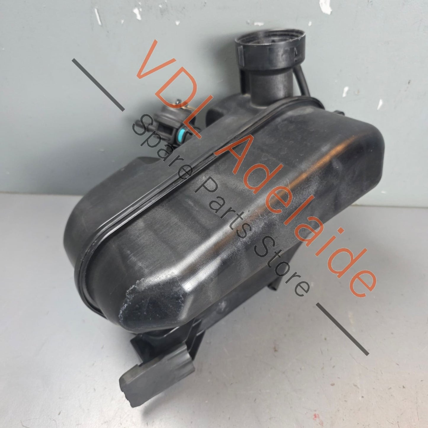 991106057 99110605705   Porsche 911 Coolant Expansion Reservoir Tank 99110605705