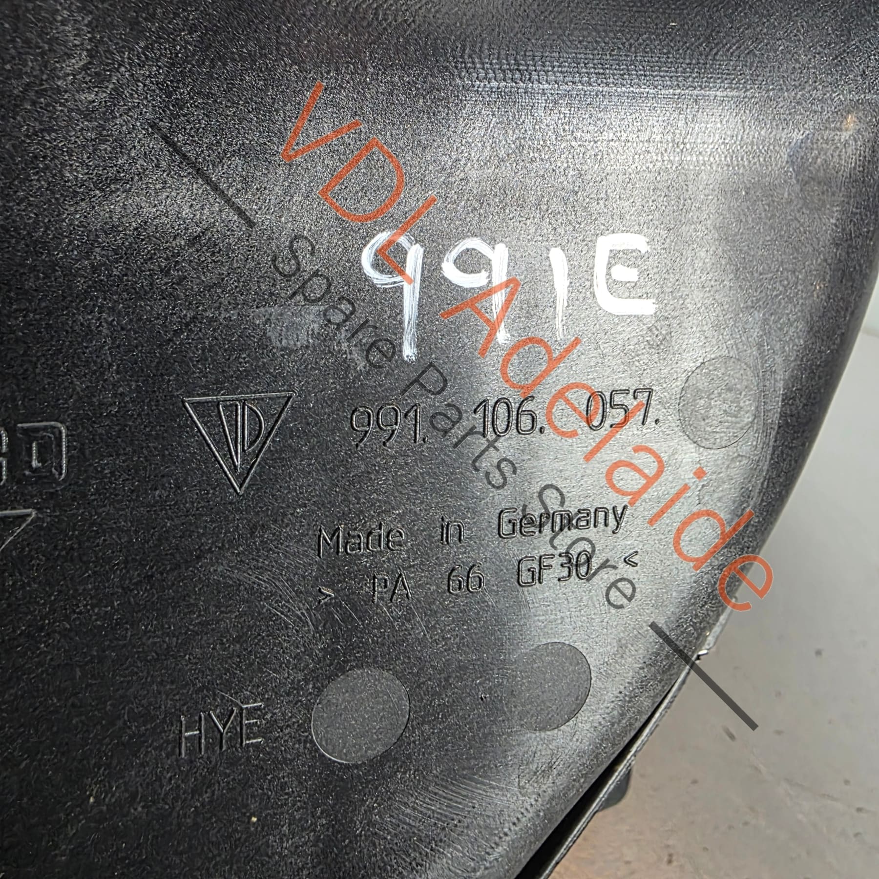 991106057 99110605705   Porsche 911 Coolant Expansion Reservoir Tank 99110605705