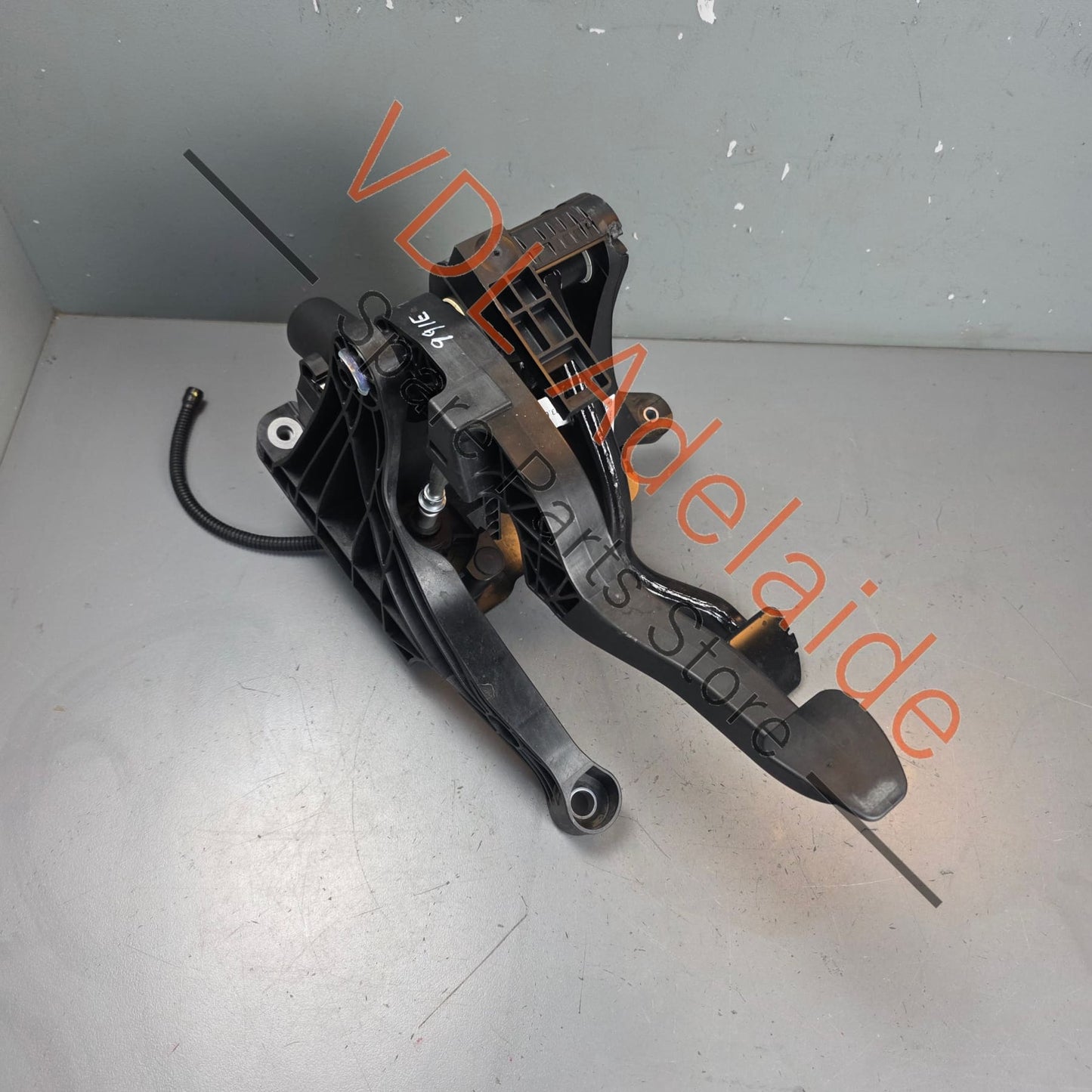 99142314000 9P1721321 99142304201  Porsche 911 991 Manual Clutch and Brake Pedal Assembly RHD 9P1721321 99142306600