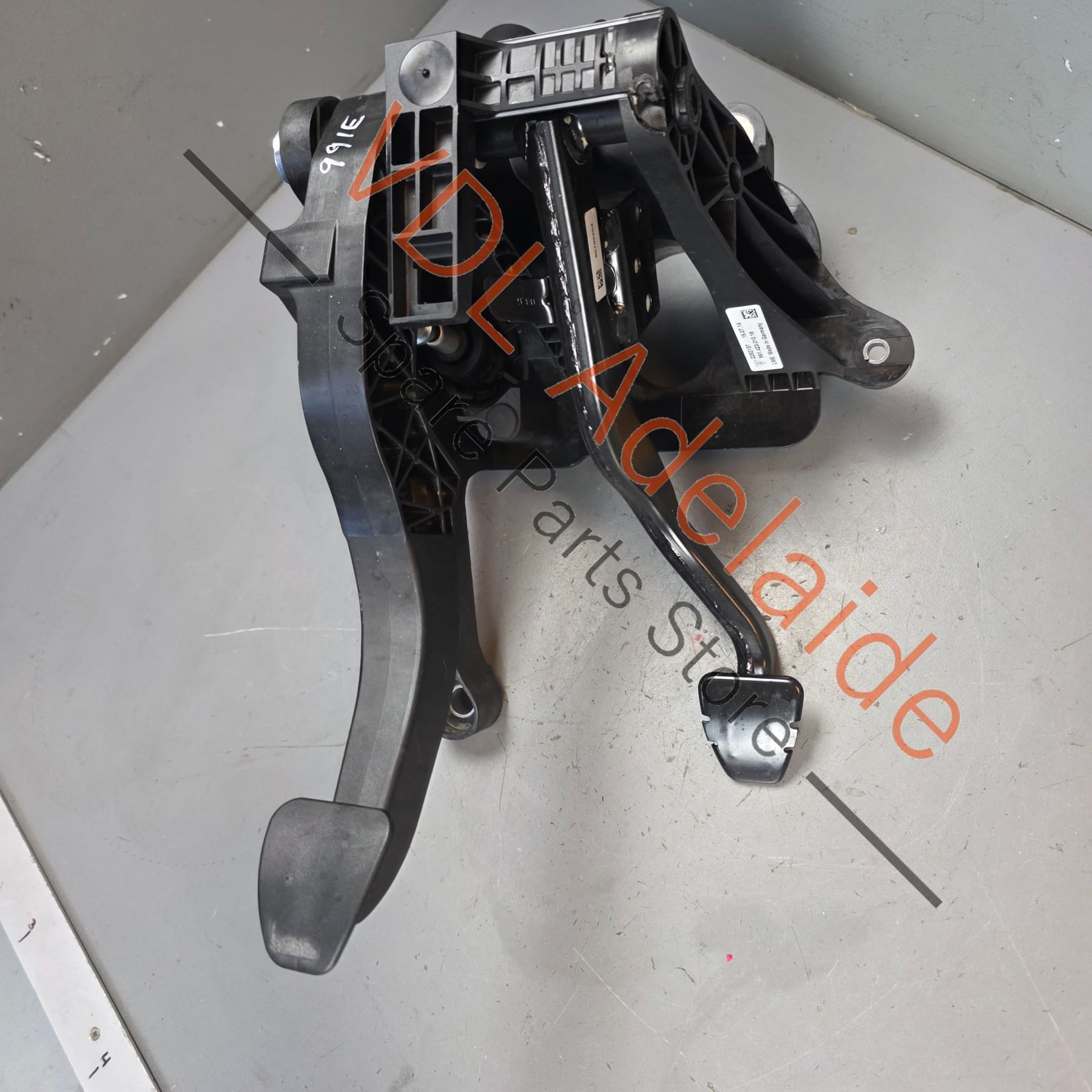 99142314000 9P1721321 99142304201  Porsche 911 991 Manual Clutch and Brake Pedal Assembly RHD 9P1721321 99142306600