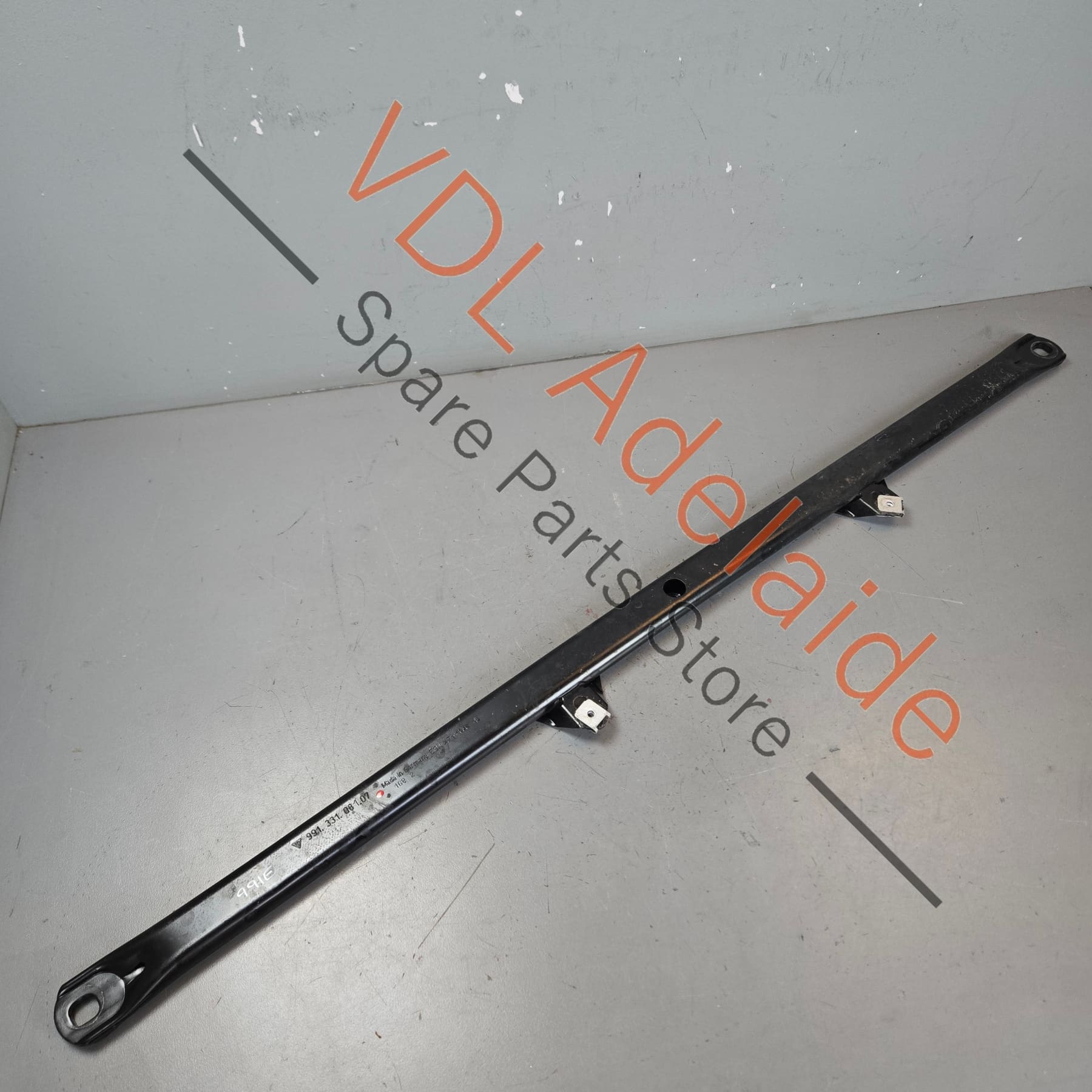 99133108107    Porsche 911 991 Coupe Rear Suspension Cross Brace Left 99133108107