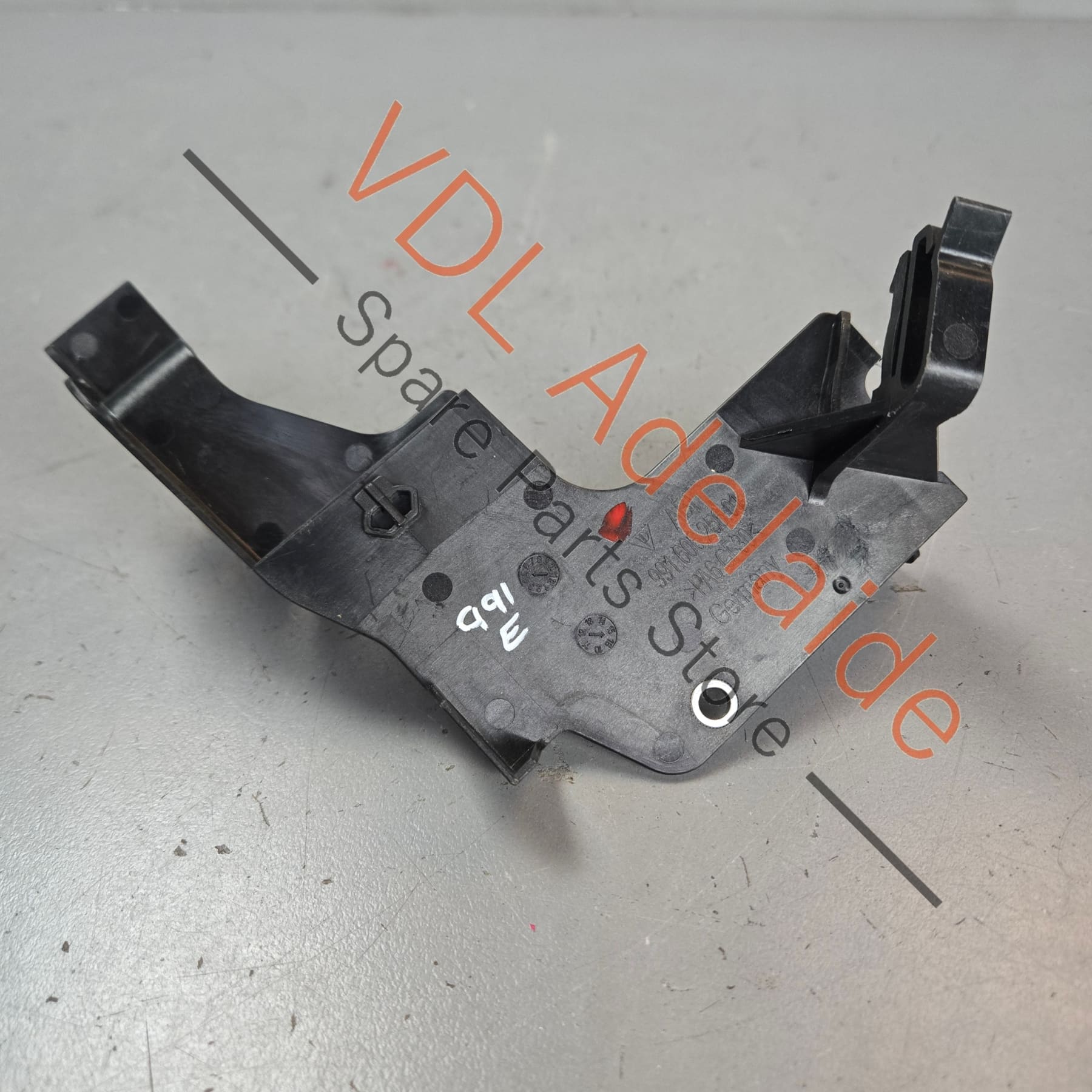 99160625701    Porsche 911 991 Plastic Bracket for Wiring behind Left Tail Light 99160625701