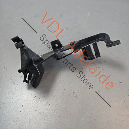 99160625701    Porsche 911 991 Plastic Bracket for Wiring behind Left Tail Light 99160625701