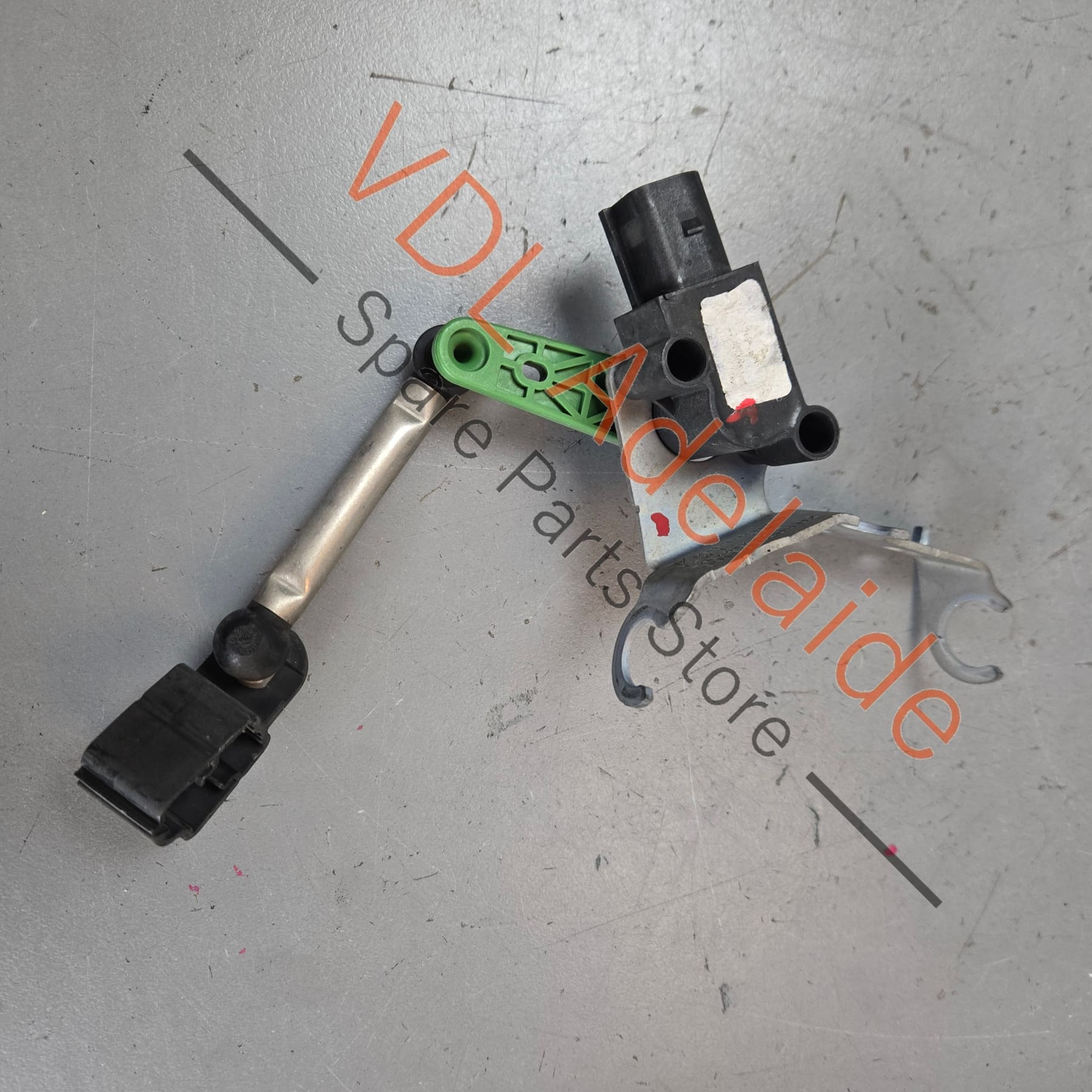 99160940802 99133302104   Porsche 911 Right Rear Suspension Level Sensor 99160940802 99133302104