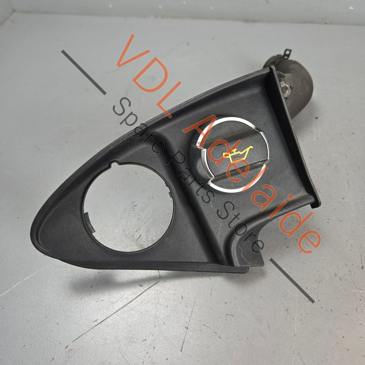 99110727303 9P1115423A  Porsche 911 991 Oil Filler Neck & Cap 99110727303 9P1115423A