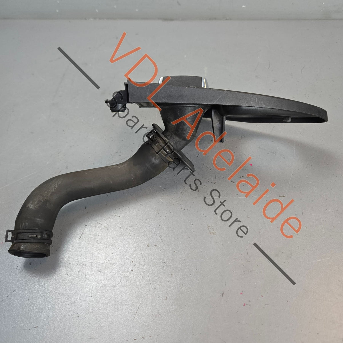 99110727303 9P1115423A  Porsche 911 991 Oil Filler Neck & Cap 99110727303 9P1115423A