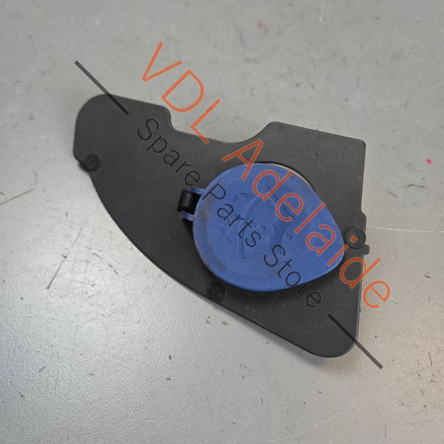 99152850301   Porsche 911 991 Windscreen Washer Trim with Cap