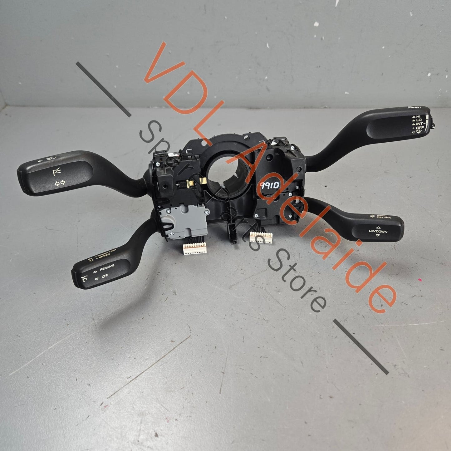 970613000000 97061304501 97061301101 Porsche 911 991 Steering Column Wiper Indicator Switch 97061301101 97061304501