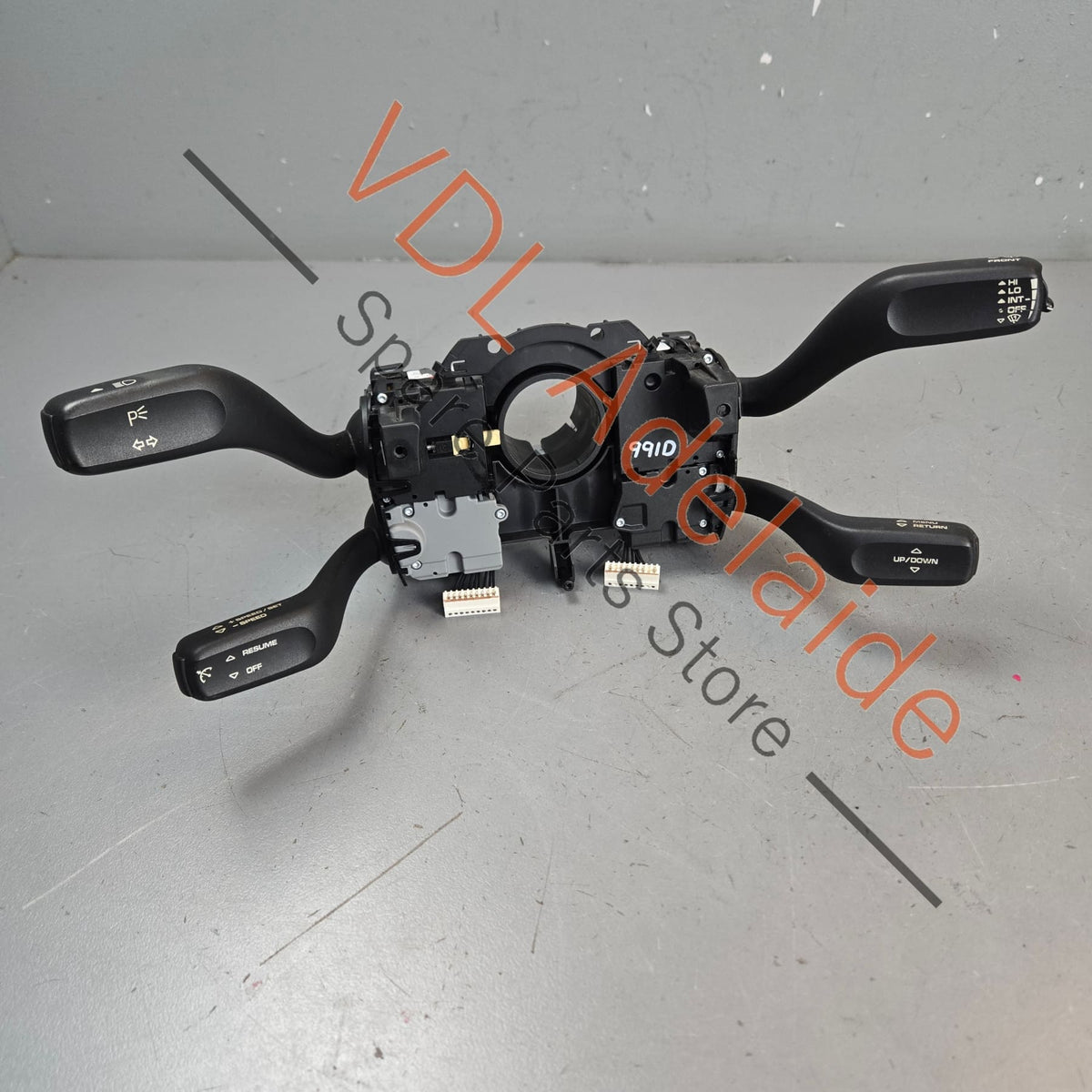 970613000000 97061304501 97061301101 Porsche 911 991 Steering Column Wiper Indicator Switch 97061301101 97061304501