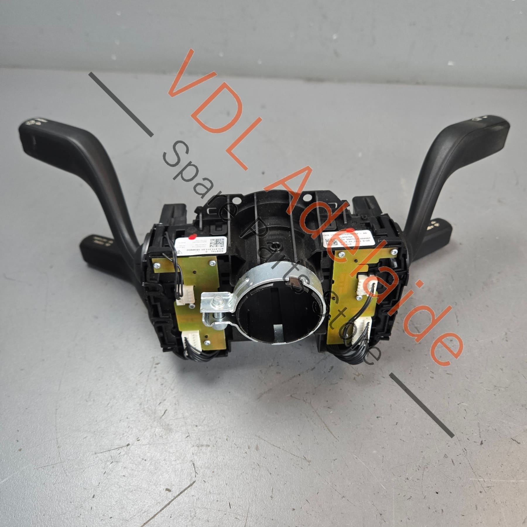 970613000000 97061304501 97061301101 Porsche 911 991 Steering Column Wiper Indicator Switch 97061301101 97061304501