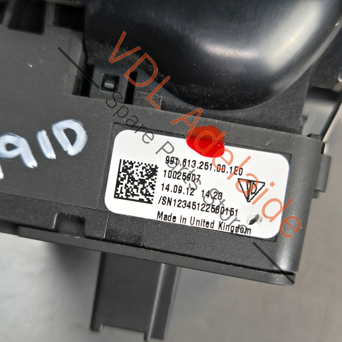 99161325101 99161325100  Porsche 911 991 Park Brake Switch 99161325100 99161325101