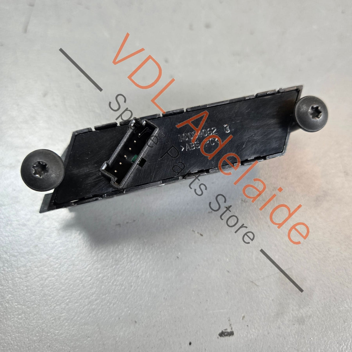 97061310450 97061310451  Porsche 911 991 Memory Seat Switch Right Side Door 97061310451 97061310450