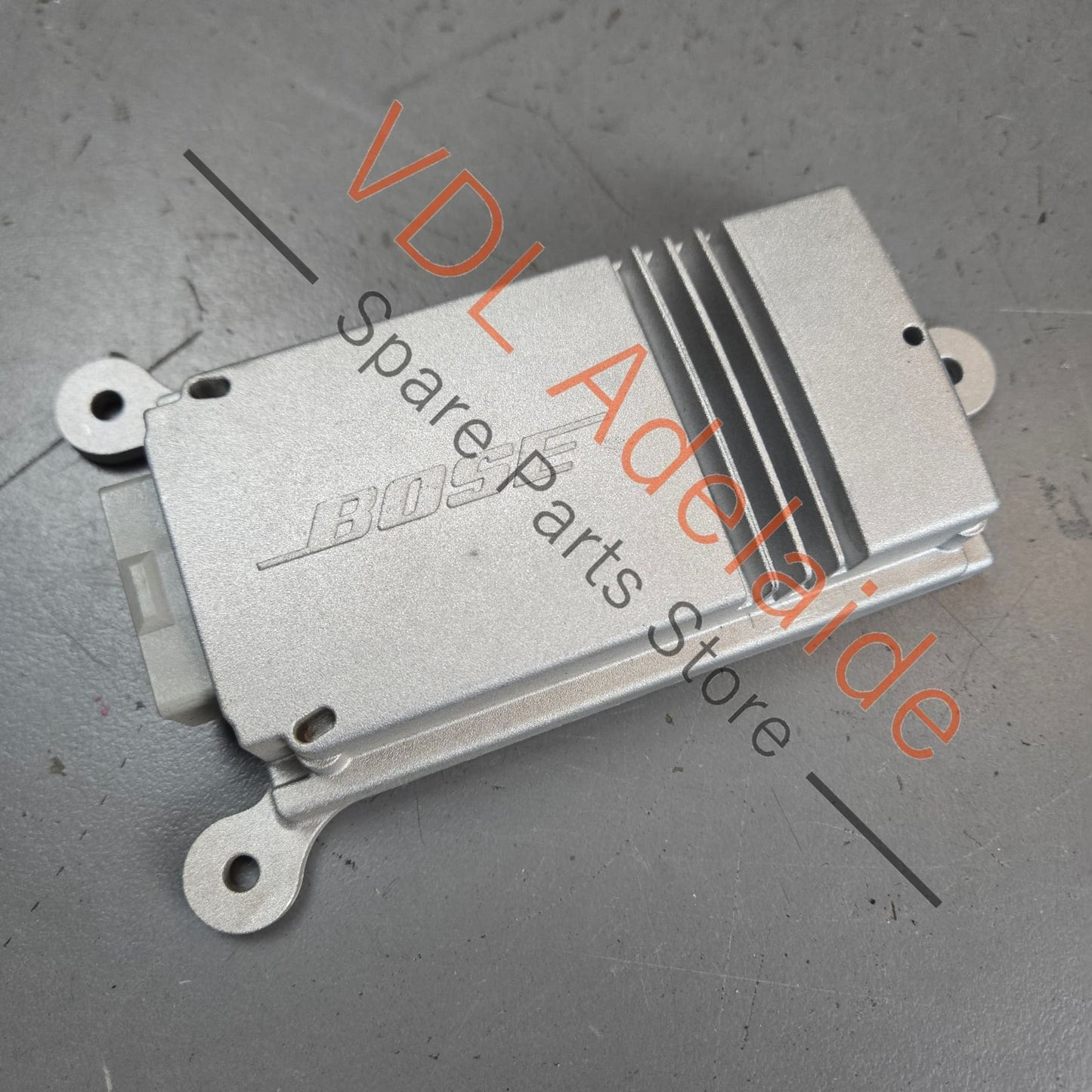 99164556700   Porsche 911 991 Bose Auxiliary amplifier for bass loudspeaker Subwoofer 99164556700