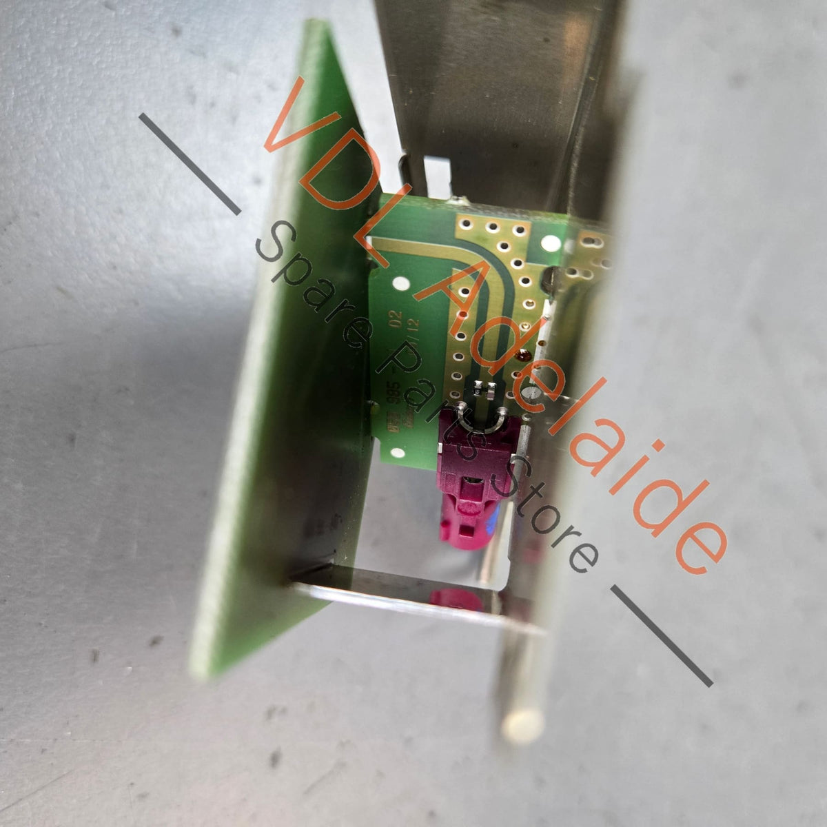 99164712500   Porsche 911 GSM Phone Antenna 99164712500