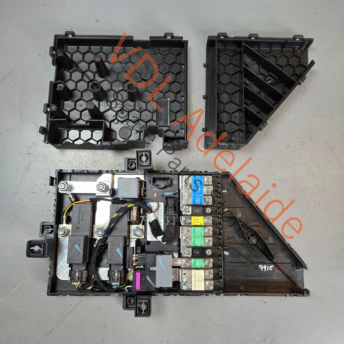 99161030103   Porsche 911 991 Main Fuse Board Circuit Breaker Panel 99161030103