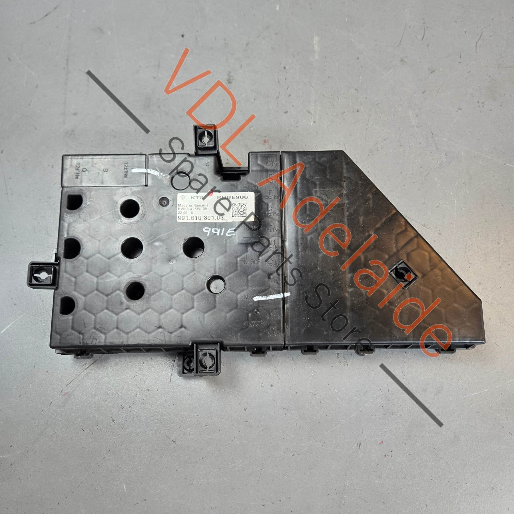 99161030103   Porsche 911 991 Main Fuse Board Circuit Breaker Panel 99161030103