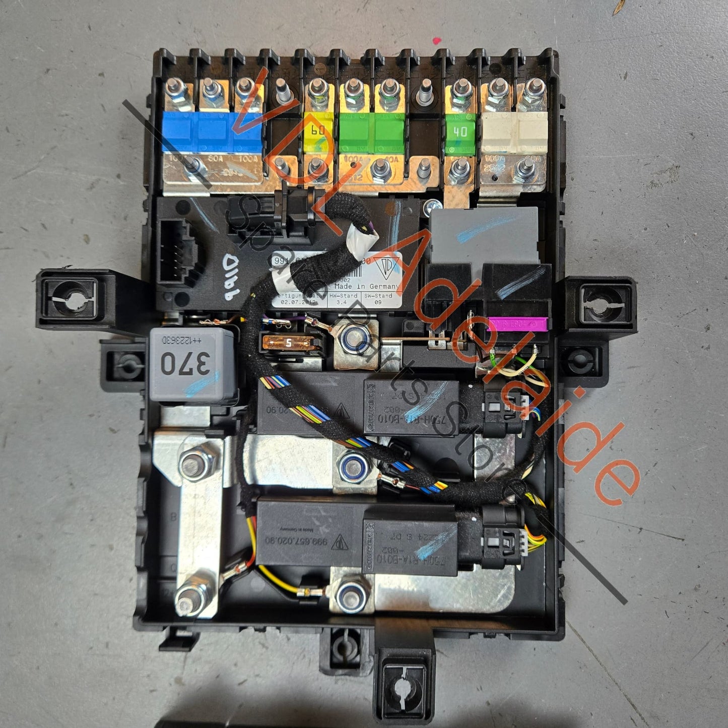 99161030103   Porsche 911 991 Main Fuse Board Circuit Breaker Panel 99161030103