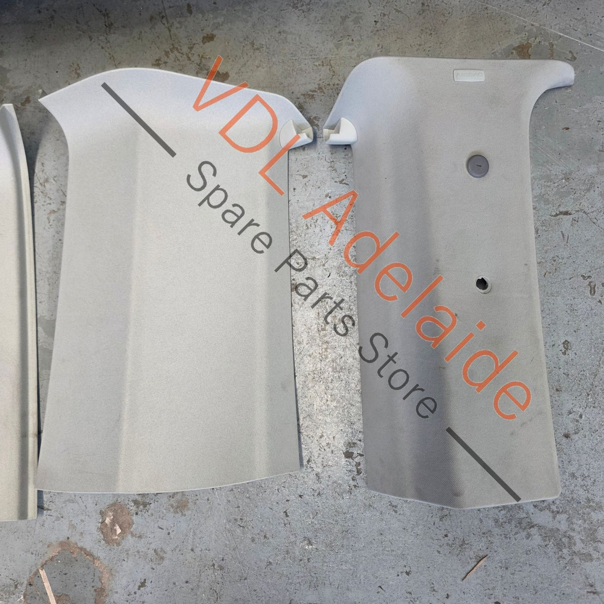 7H5861329B 7H5861330B   VW Multivan Transporter T5 Rear Roller blind kit Genuine OEM With Door Trim set Highline