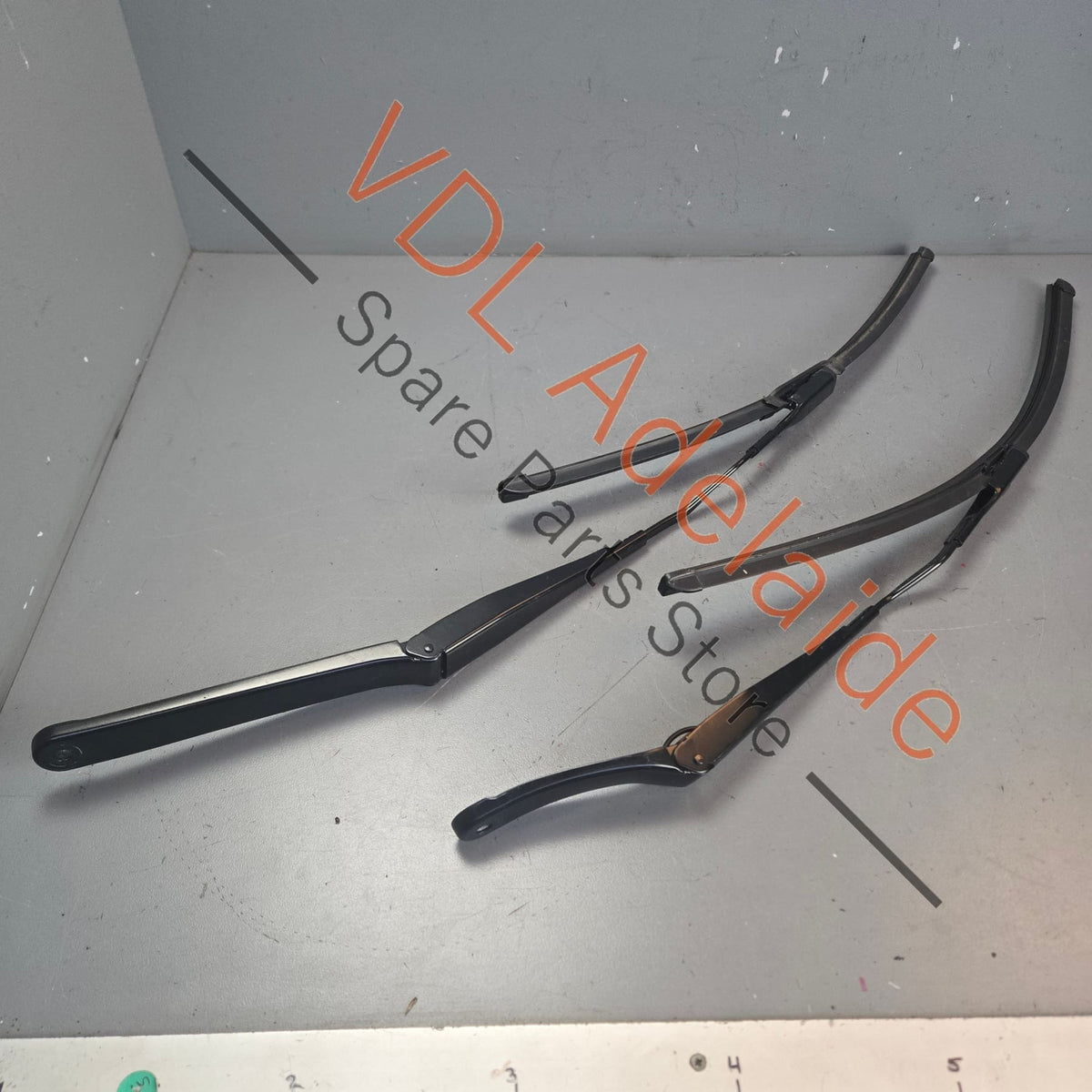 99162813103 99162813201  Porsche 911 991 Pair of Windscreen Wiper Arms