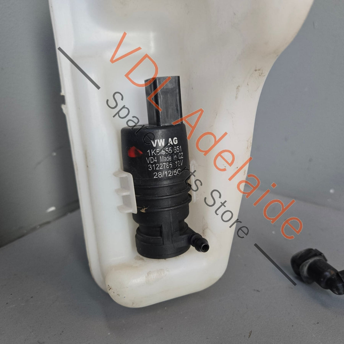 99152870300   Porsche 911 Windscreen Washer Bottle Tank 99152870300