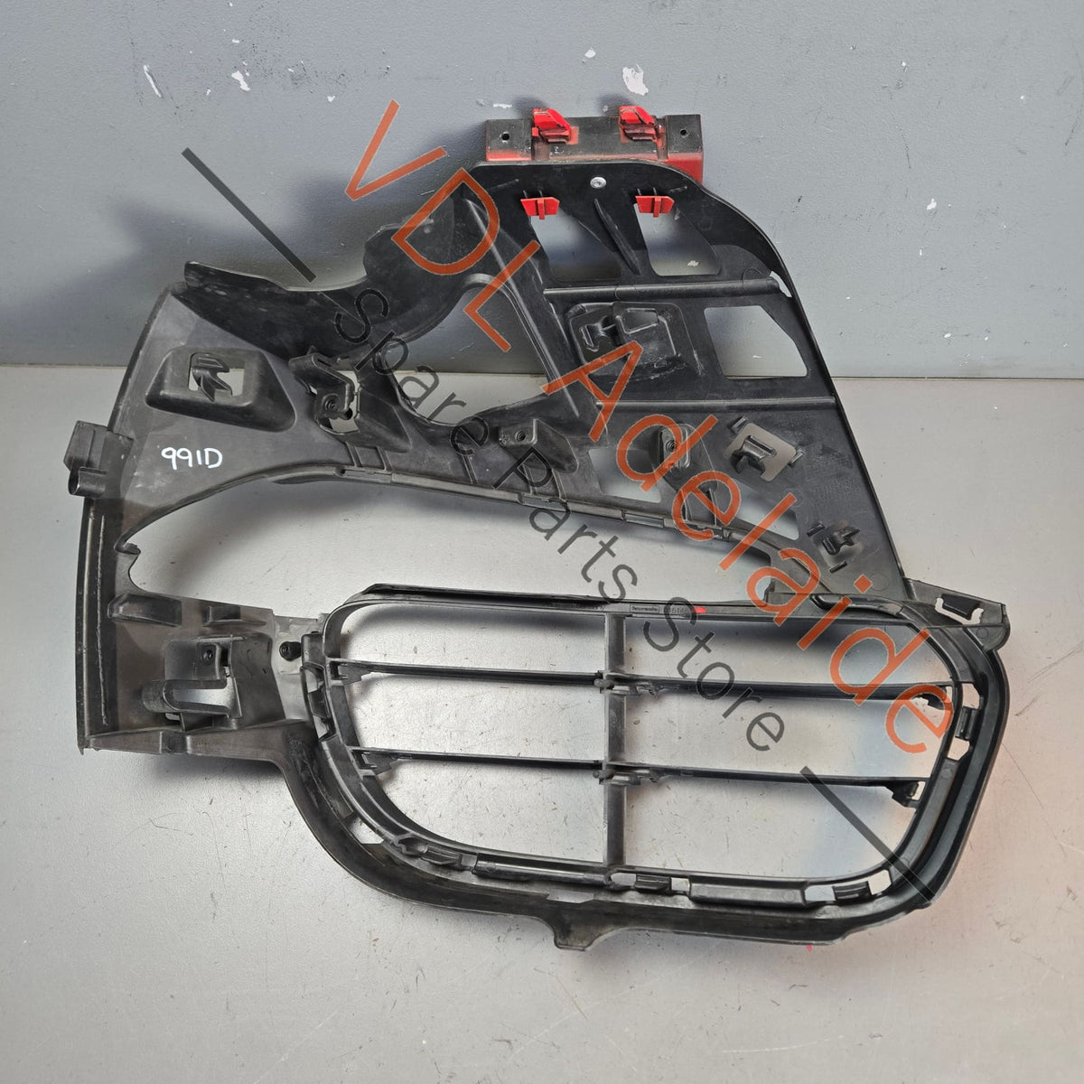 99150556300 991505563001  Porsche 911 Front Left Bumper Bracket Frame 99150556300 1E0