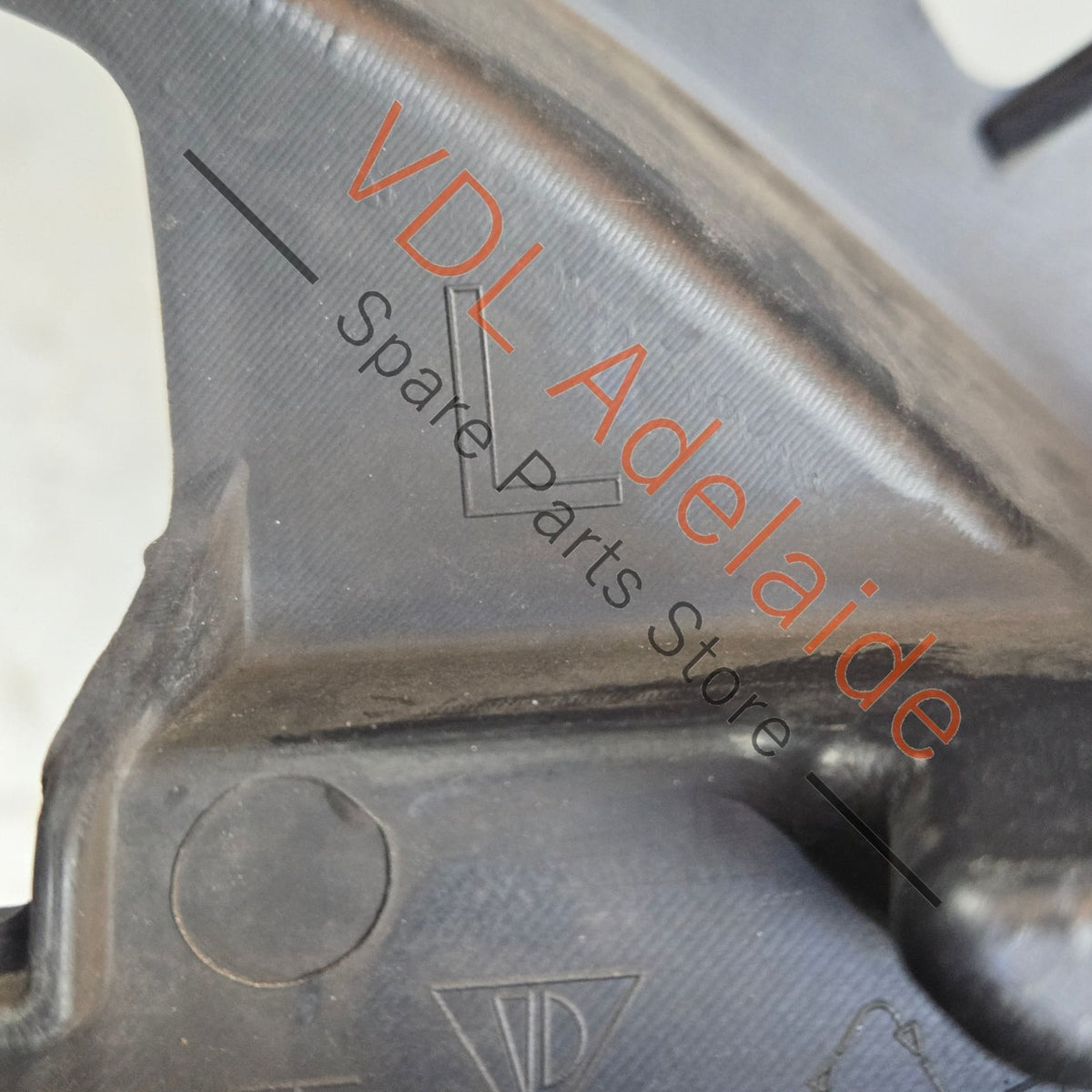 99150556300 991505563001  Porsche 911 Front Left Bumper Bracket Frame 99150556300 1E0