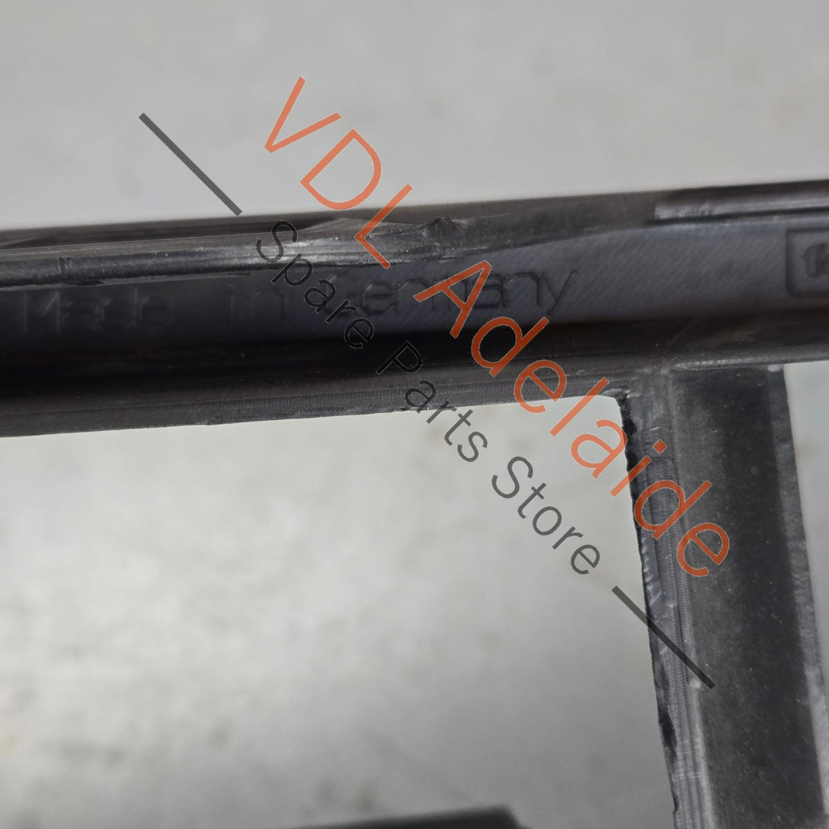 99150556300 991505563001  Porsche 911 Front Left Bumper Bracket Frame 99150556300 1E0