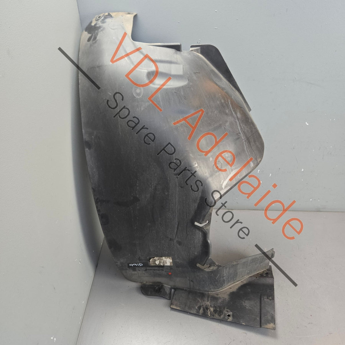 99150450300 99150450305  Porsche 911 Left Front Upper Wheel Arch Liner 99150450300 99150450305